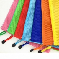 XHLA411灿豪 A4-90无纺布圆点袋