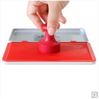 得力9893，大号秒干印台-87*143mm-红色/蓝色