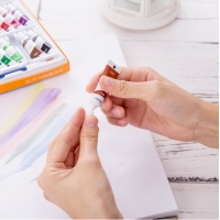 得力73864，24色水粉颜料学生水粉画颜料套装/画具画材-送画笔调色盘