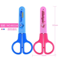 得力6021A，学生剪刀不绣钢儿童手工剪刀小号手工剪刀带安全保护套