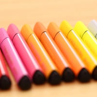 得力70660，48色三角粗头杆可水洗水彩笔塑料盒装涂色笔儿童涂鸦 