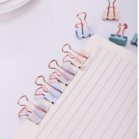 得力9422，19mm票夹长尾夹乐素系列喷漆工艺票夹夹子-8只装