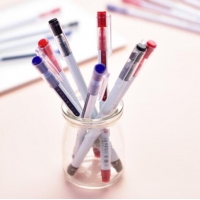 得力A426,0.5大容量学生中性笔直液式走珠笔0.5mm黑色中性签字水笔针管型办公学生用全针管