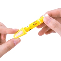 得力72067，24色皮卡丘油画棒儿童蜡笔内增延长器不脏手安全彩画笔